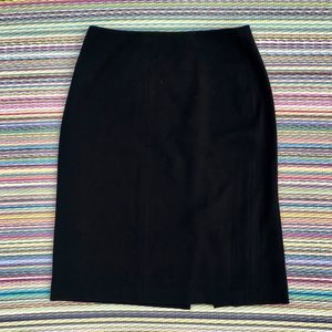 Essential / Basic Black Midi Skirt